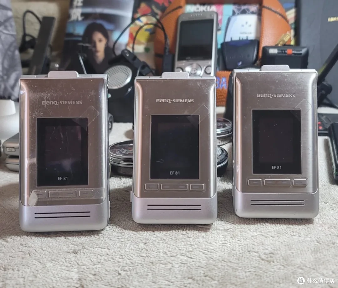 快二十年的金属翻盖手机,闲鱼开价1200元,比大熊猫还少见!