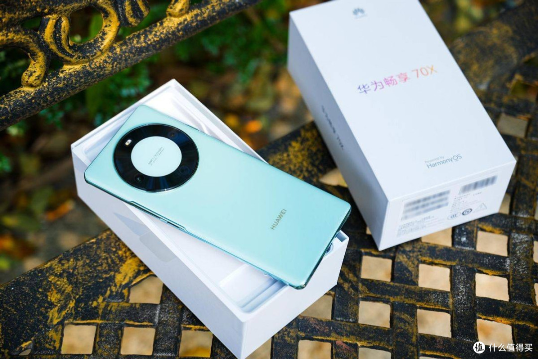 华为又出“猛招”,麒麟芯+鸿蒙OS+6100mAh,售价很亲民!