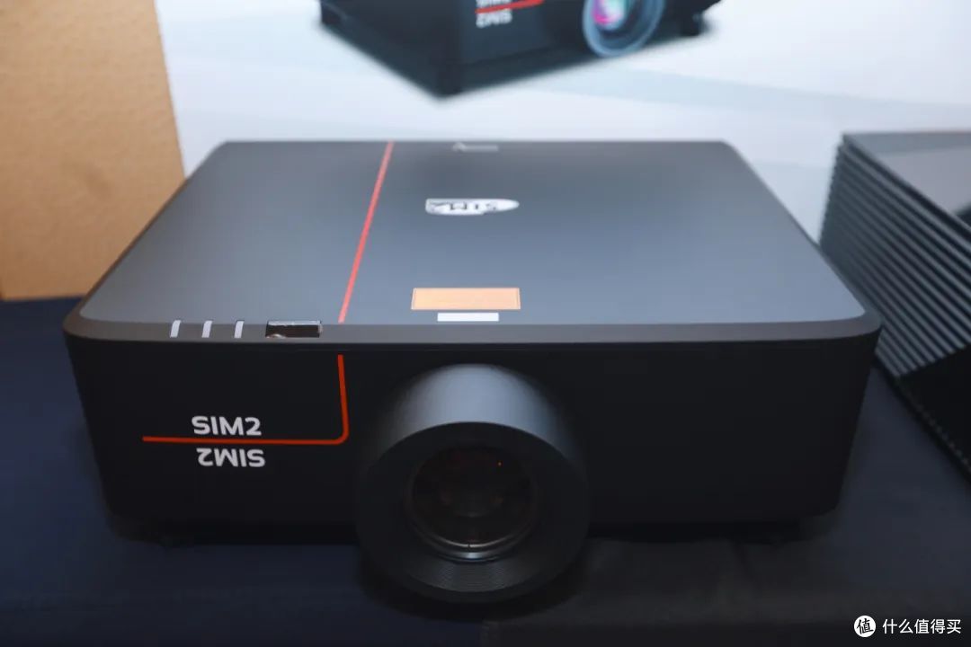 资讯|光影无限 . 未来尽显 SIM2新产品线25-28系列产品重磅亮相