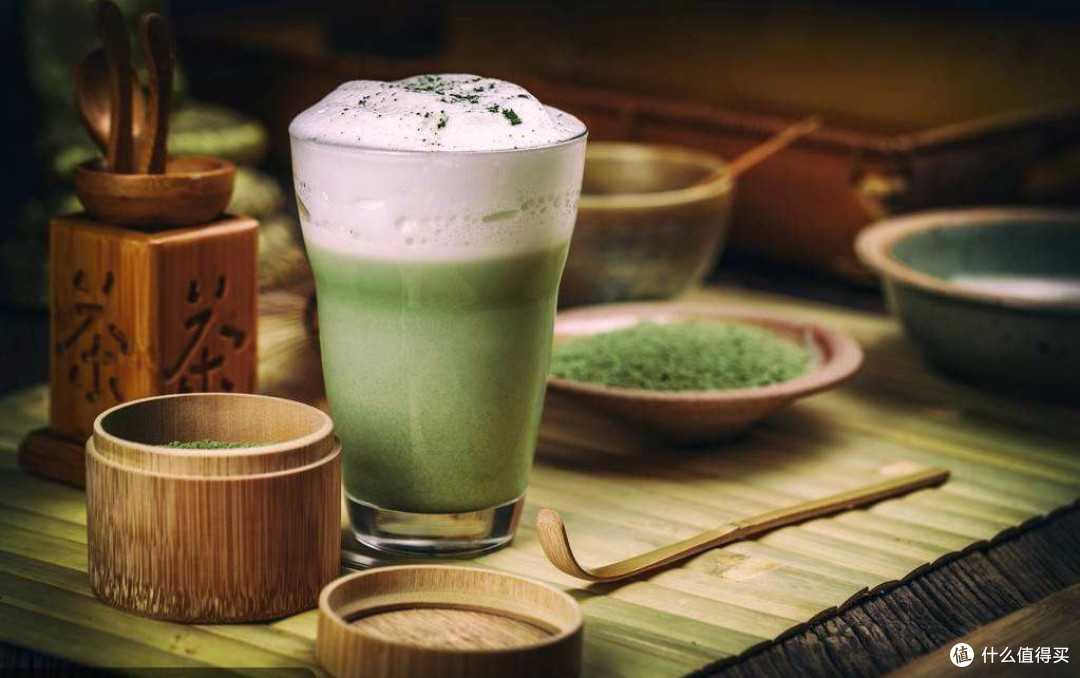 抹茶拿铁：一杯驱散春困的绿意魔法