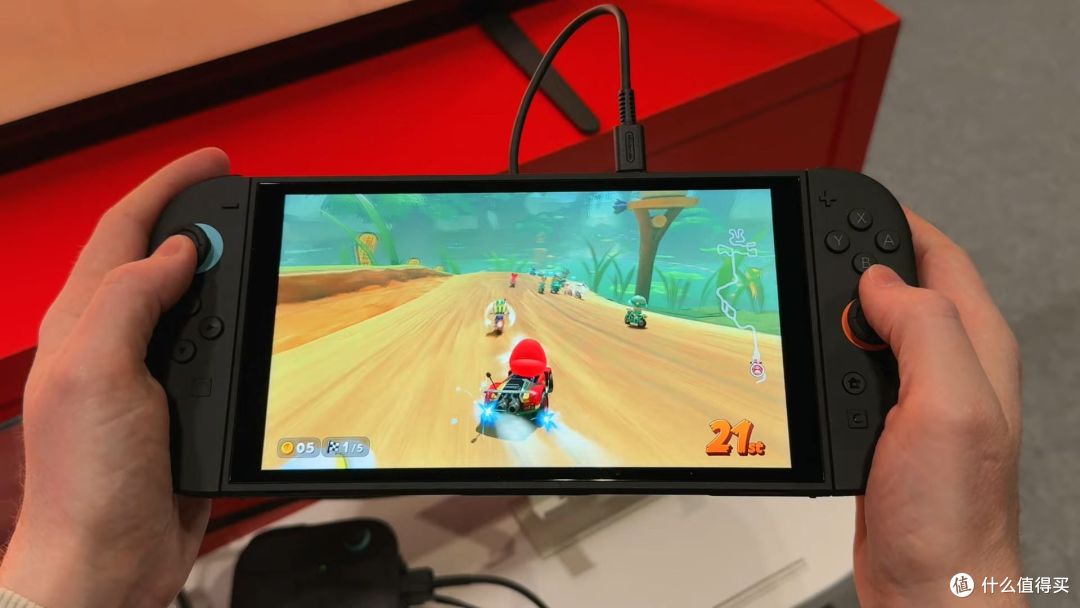 真没OLED版了！Switch2游戏效果实拍、画面表现不输OLED