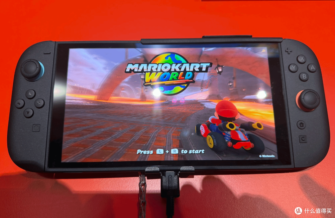 真没OLED版了！Switch2游戏效果实拍、画面表现不输OLED