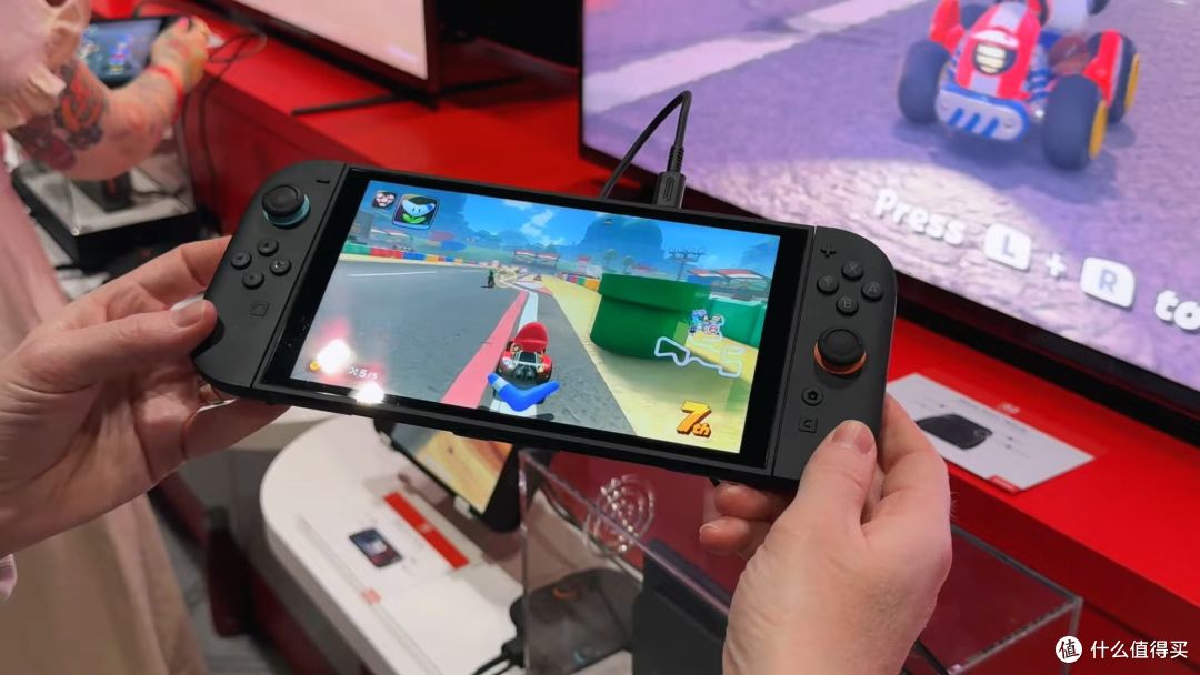 真没OLED版了！Switch2游戏效果实拍、画面表现不输OLED