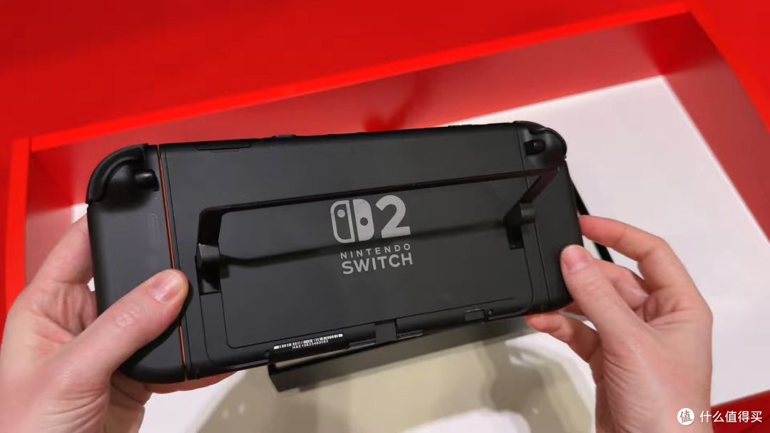 真没OLED版了！Switch2游戏效果实拍、画面表现不输OLED