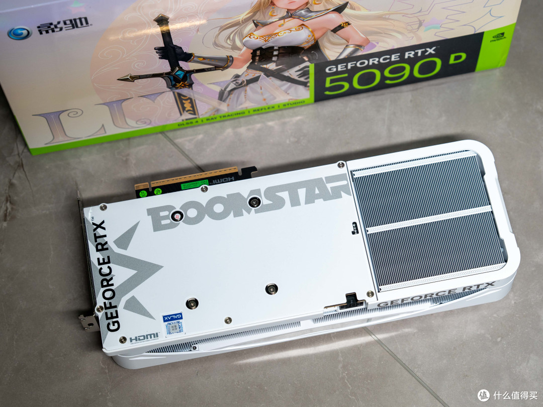 高颜值旗舰理财产品，影驰RTX 5090D星曜LunaOC显卡测评
