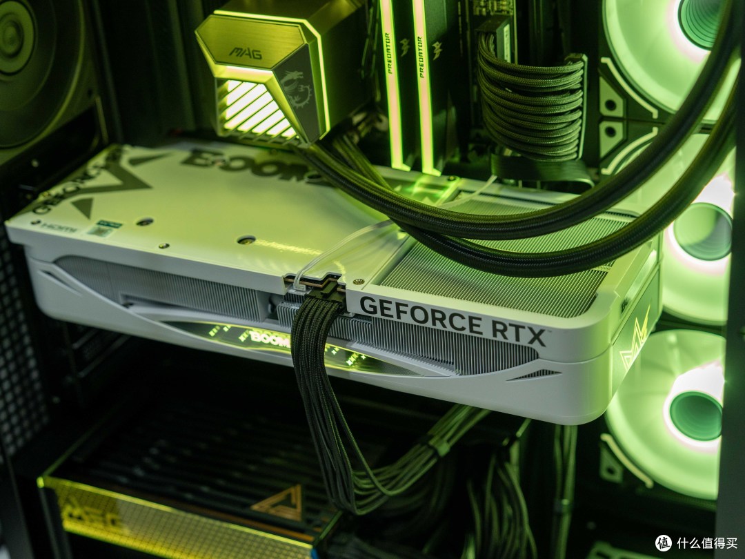 高颜值旗舰理财产品，影驰RTX 5090D星曜LunaOC显卡测评