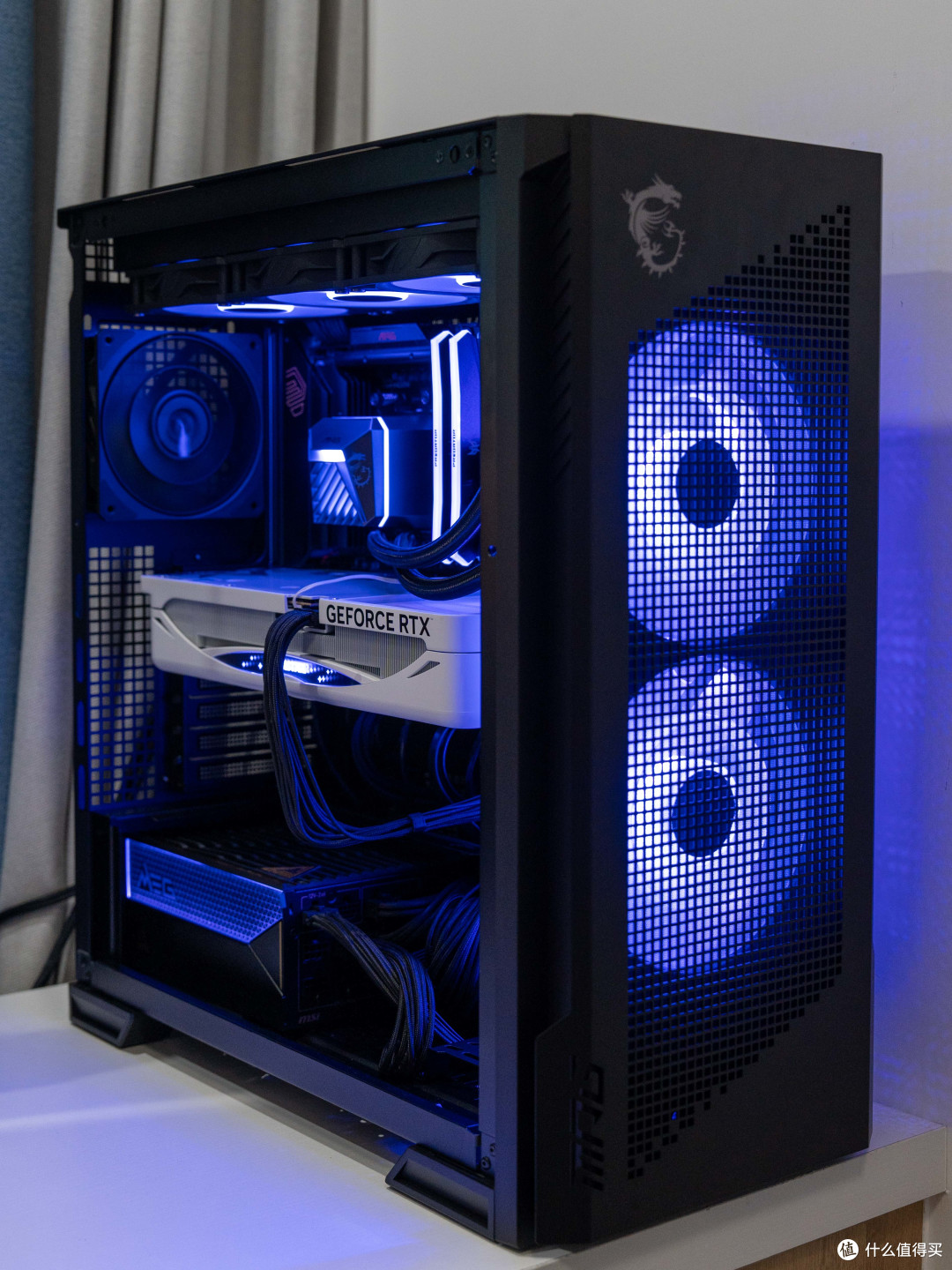 高颜值旗舰理财产品，影驰RTX 5090D星曜LunaOC显卡测评