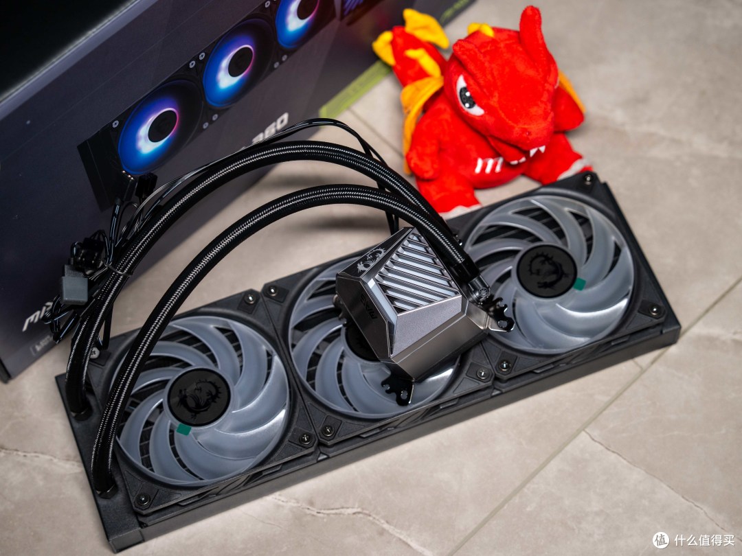 高颜值旗舰理财产品，影驰RTX 5090D星曜LunaOC显卡测评
