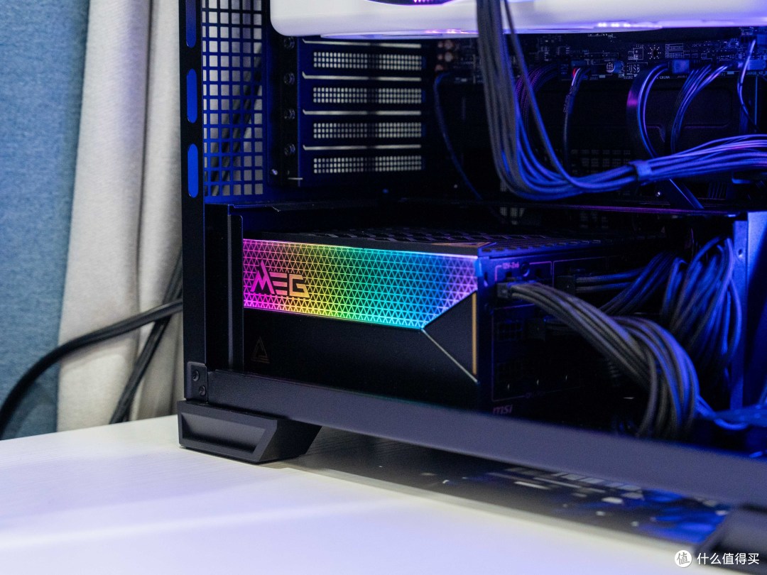 高颜值旗舰理财产品，影驰RTX 5090D星曜LunaOC显卡测评