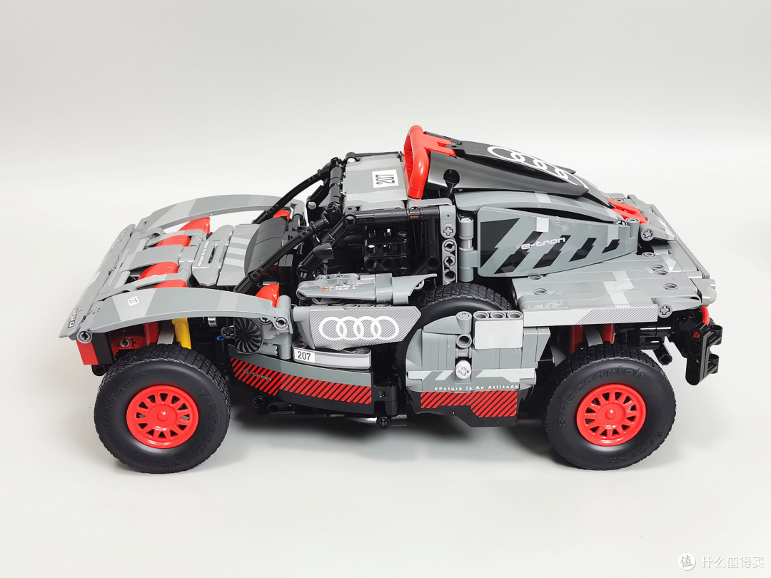 阿布扎比沙漠挑战赛冠军,星辉 Audi RS Q e-tron深度解析