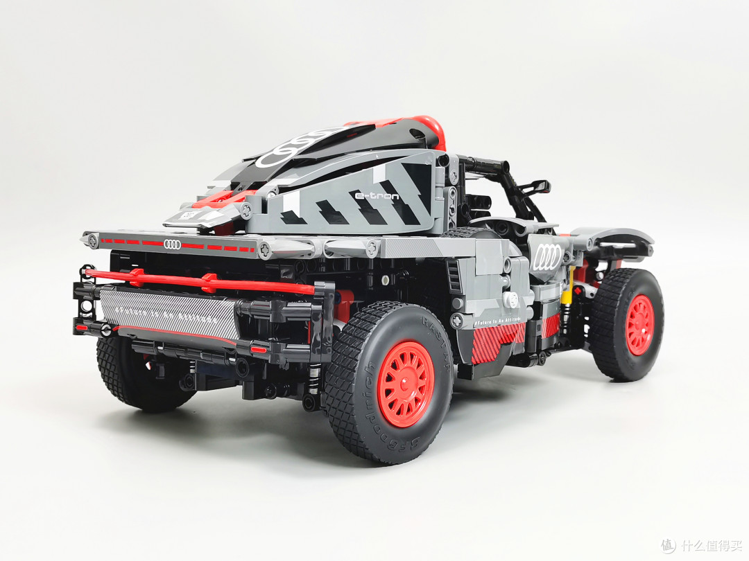 阿布扎比沙漠挑战赛冠军,星辉 Audi RS Q e-tron深度解析