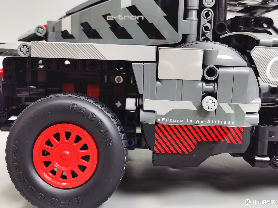 阿布扎比沙漠挑战赛冠军,星辉 Audi RS Q e-tron深度解析