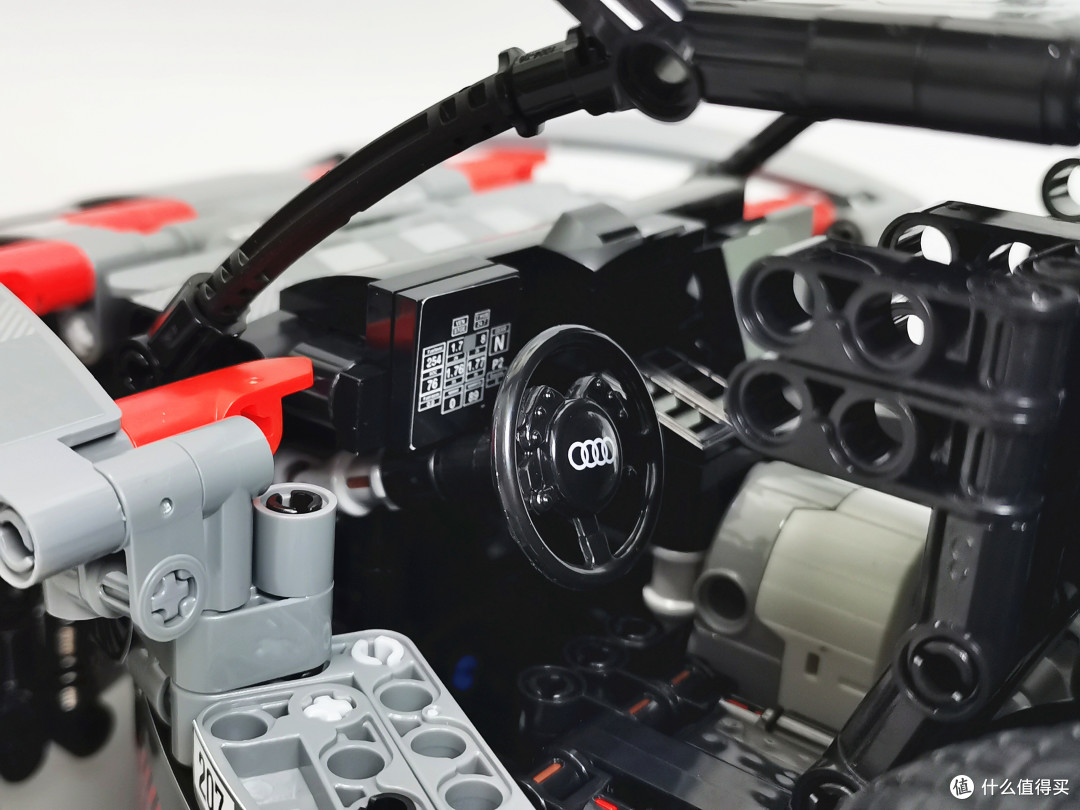 阿布扎比沙漠挑战赛冠军,星辉 Audi RS Q e-tron深度解析