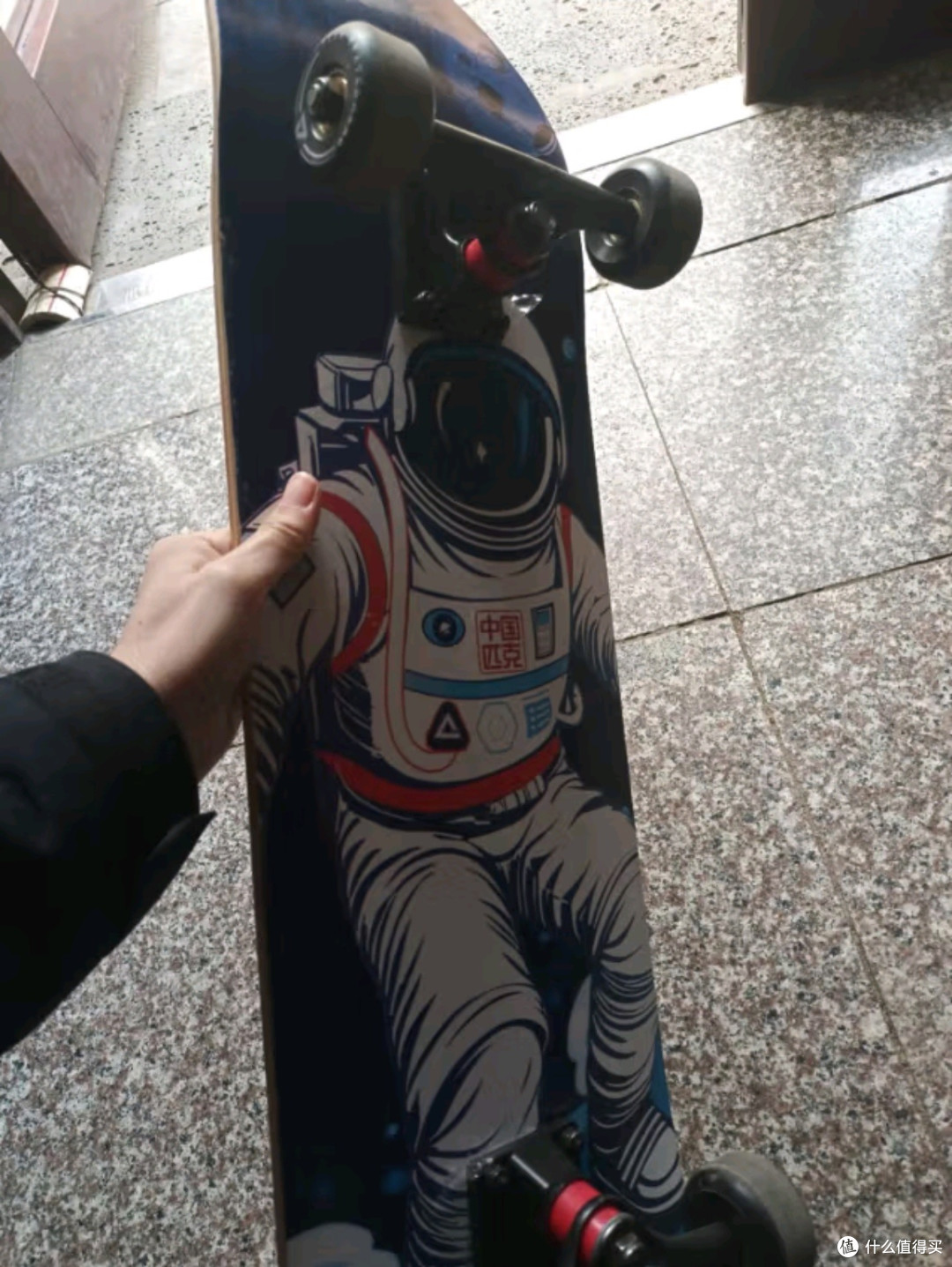 匹克滑板：十二点星光下的滑板之旅，专业启航