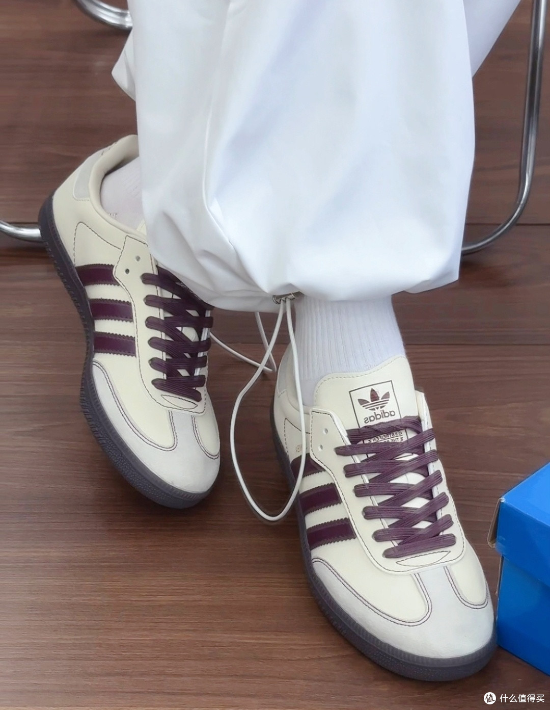 Adidas Samba OG：复古潮流，时尚密码