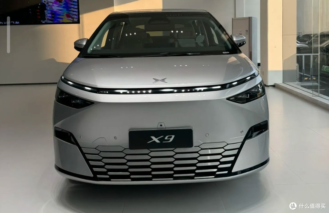 2025款小鹏X9：纯电MPV里的全能选手