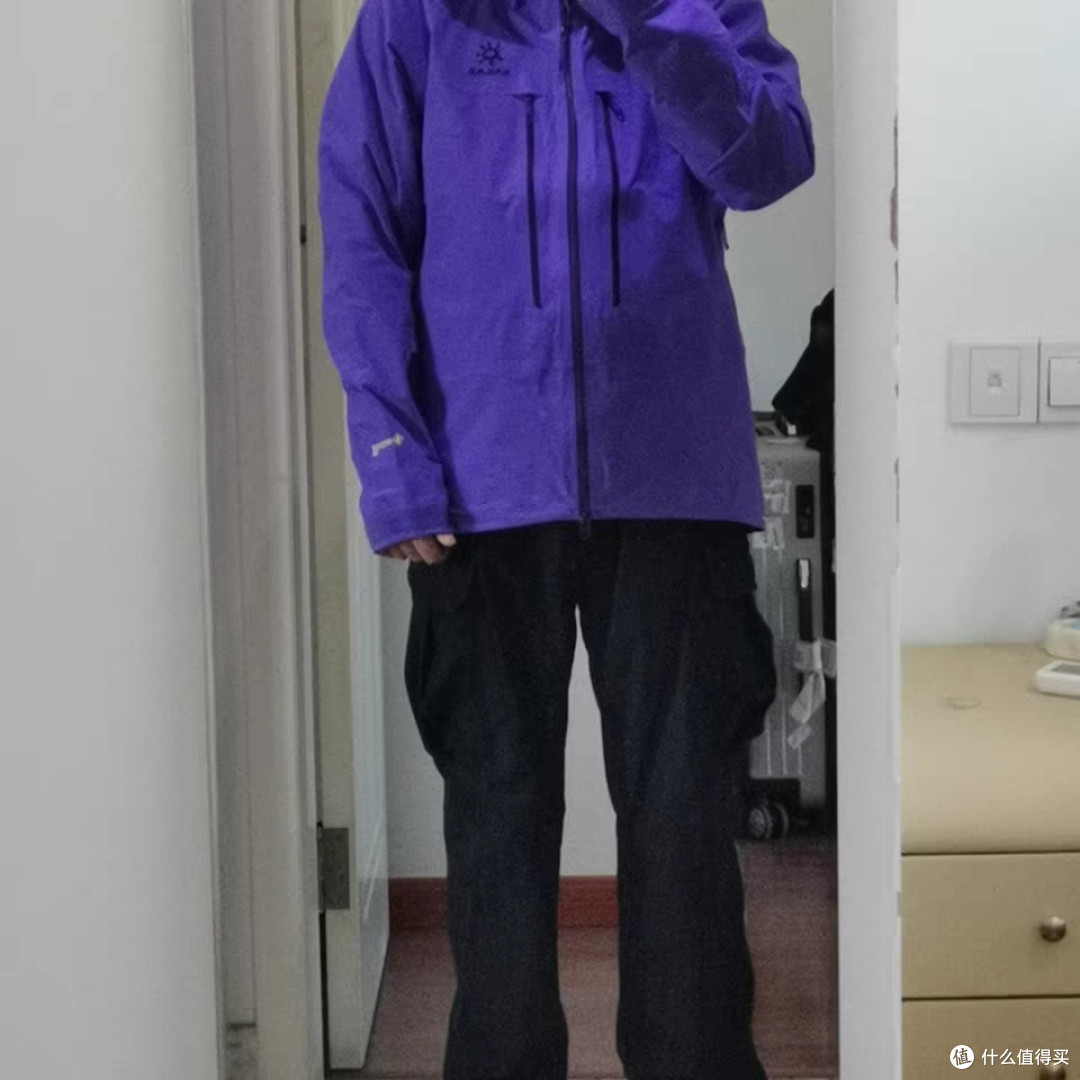抵御风雨的坚固堡垒:凯乐石MONT-X冲锋衣测评