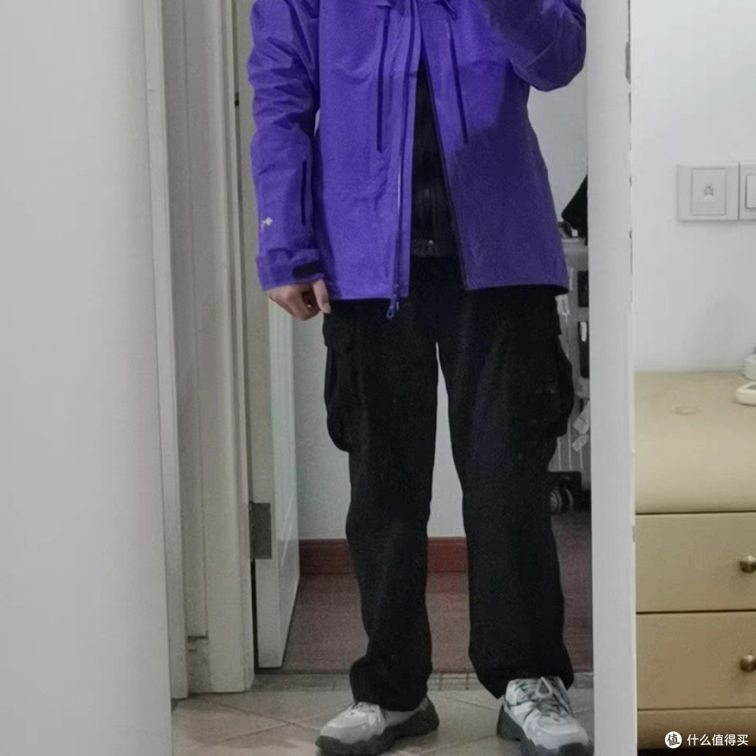 抵御风雨的坚固堡垒:凯乐石MONT-X冲锋衣测评