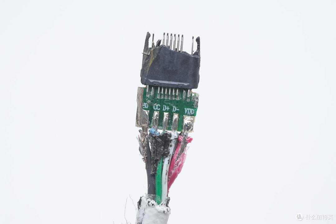 拆解报告:品级140W一拖二快充编织数据线