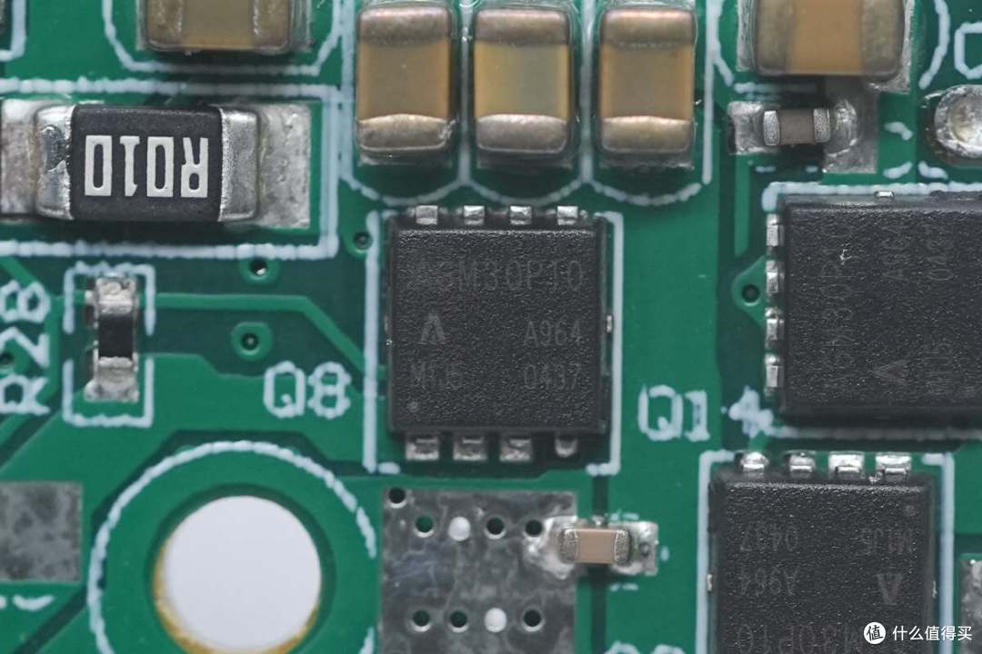 拆解报告：Akiitu爱可途邮差系列7000mAh二合一充电宝AK-PAB7F
