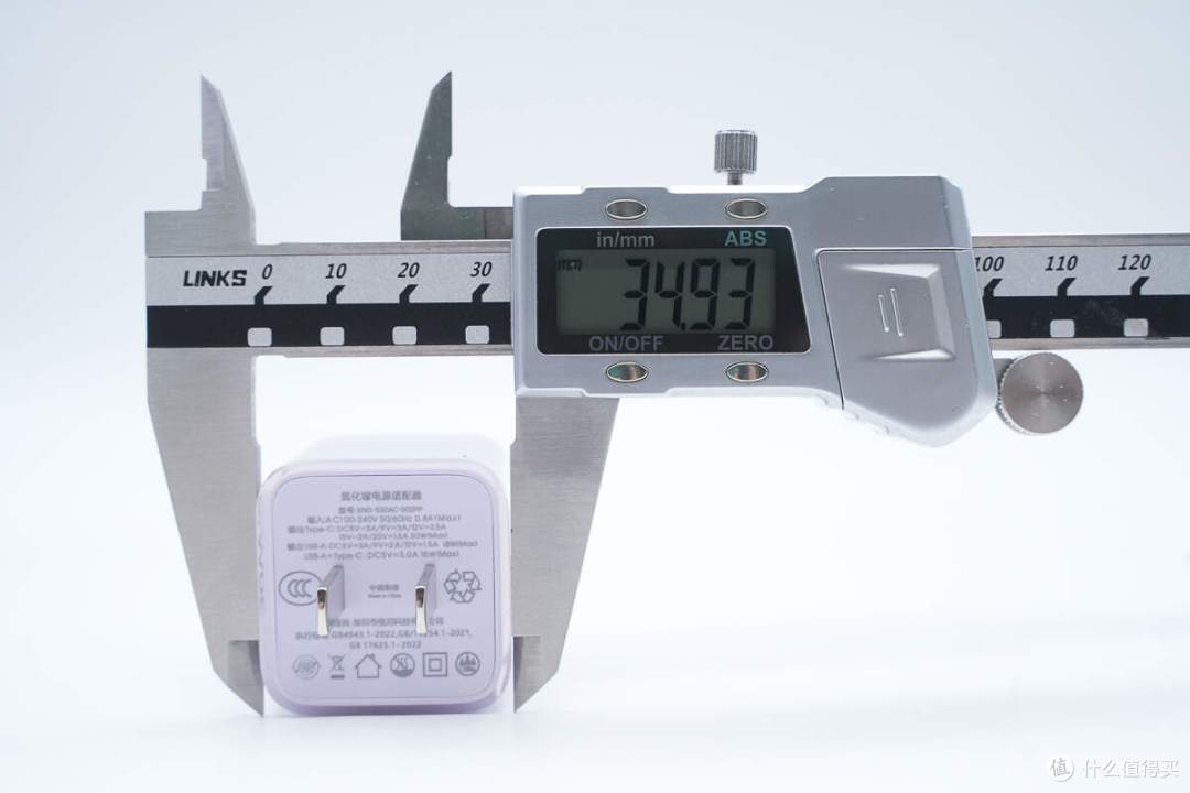 拆解报告：SCUD飞毛腿30W 1A1C大冰块氮化镓充电器