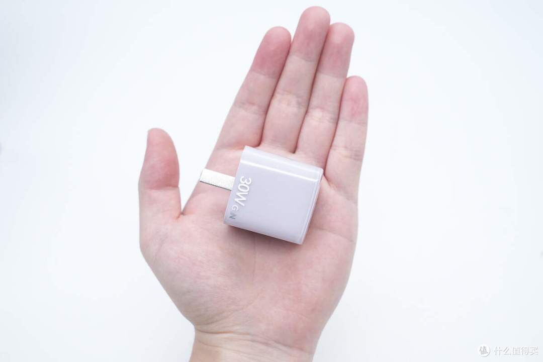 拆解报告：SCUD飞毛腿30W 1A1C大冰块氮化镓充电器