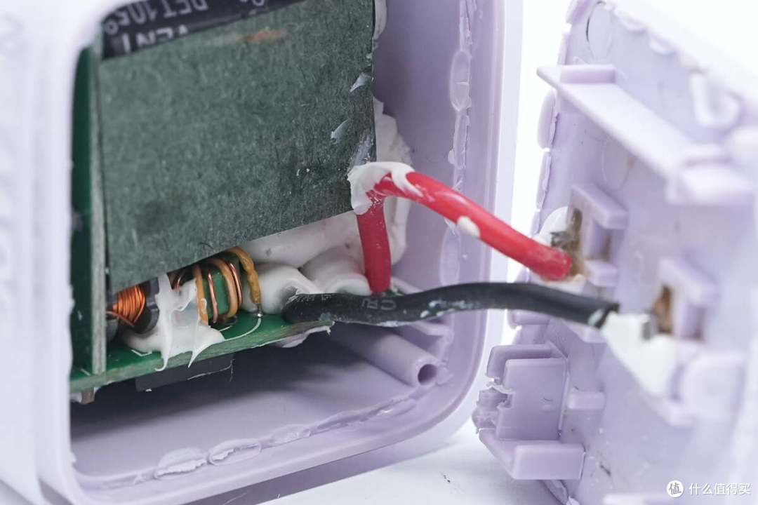 拆解报告：SCUD飞毛腿30W 1A1C大冰块氮化镓充电器