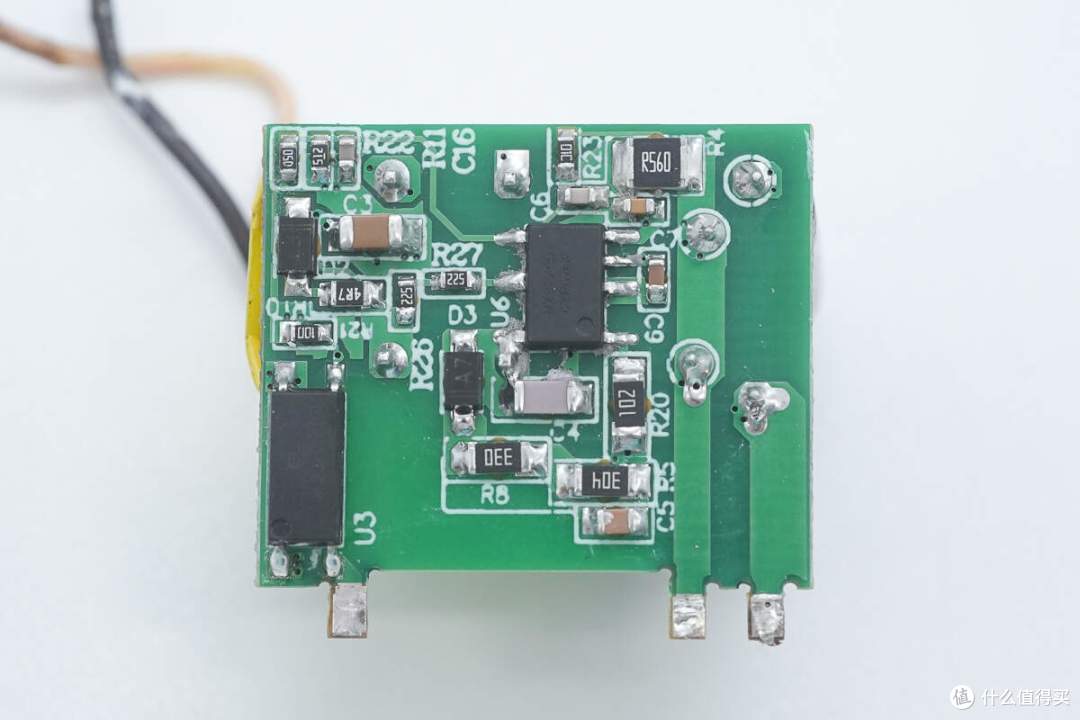 拆解报告：SCUD飞毛腿30W 1A1C大冰块氮化镓充电器