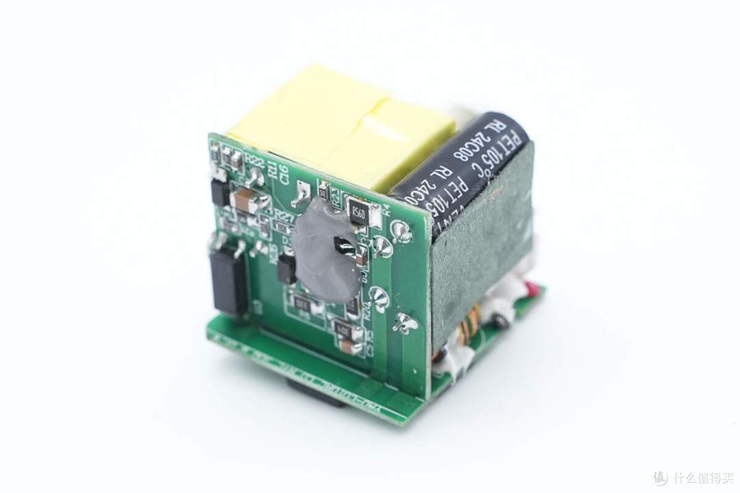 拆解报告：SCUD飞毛腿30W 1A1C大冰块氮化镓充电器