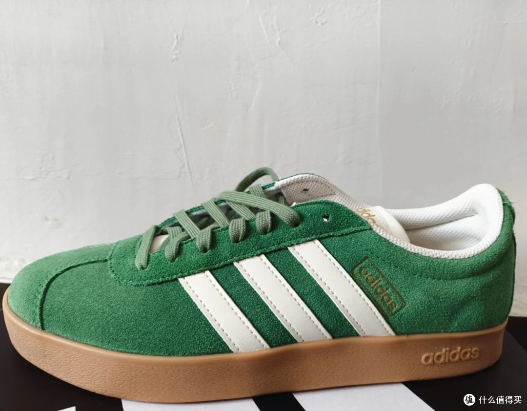 绿意盎然的复古潮流：adidas VL COURT 2.0德训鞋
