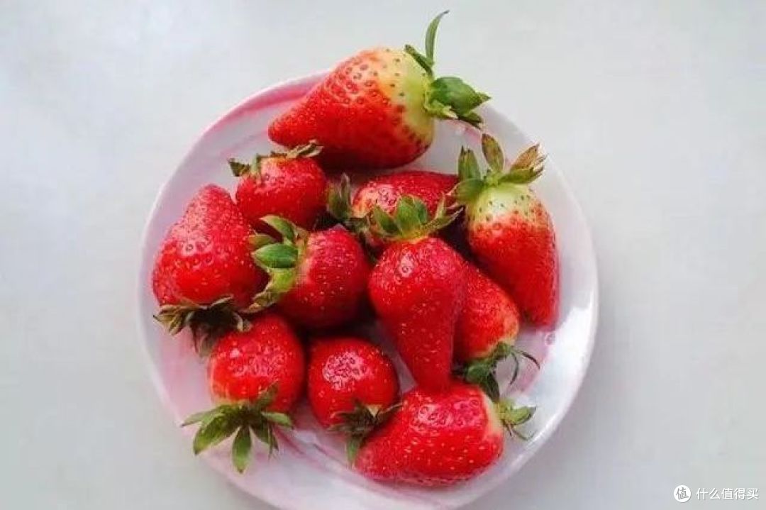 红颜草莓和奶油草莓哪个好吃?