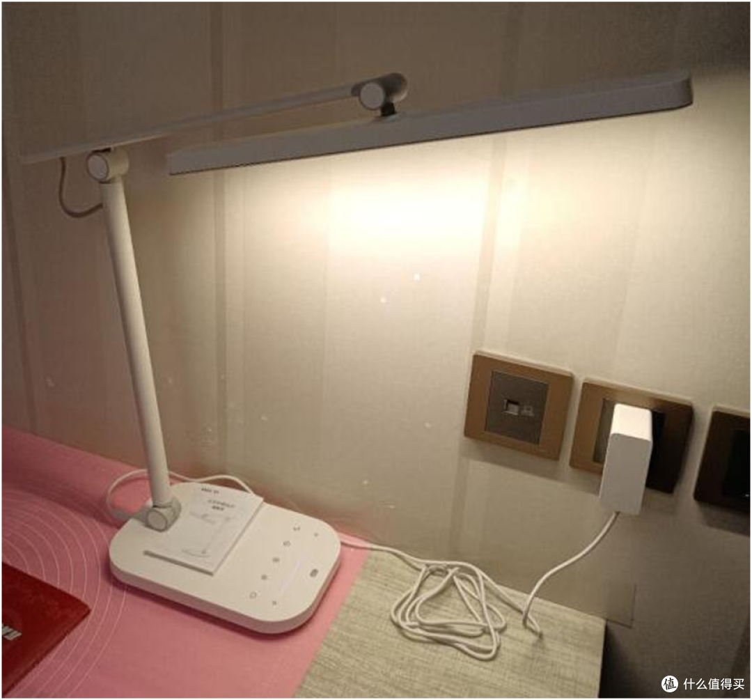 学生护眼台灯哪个牌子最好性价比高?公认性价比学生护眼台灯分析