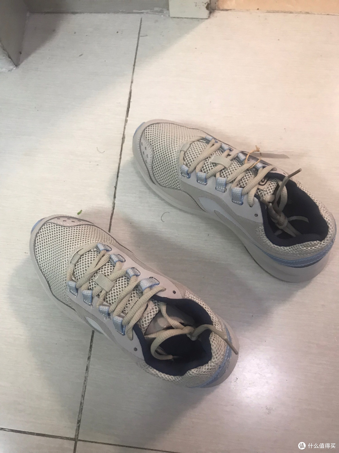迪卡侬IVX1跑步鞋：运动与休闲的完美之选