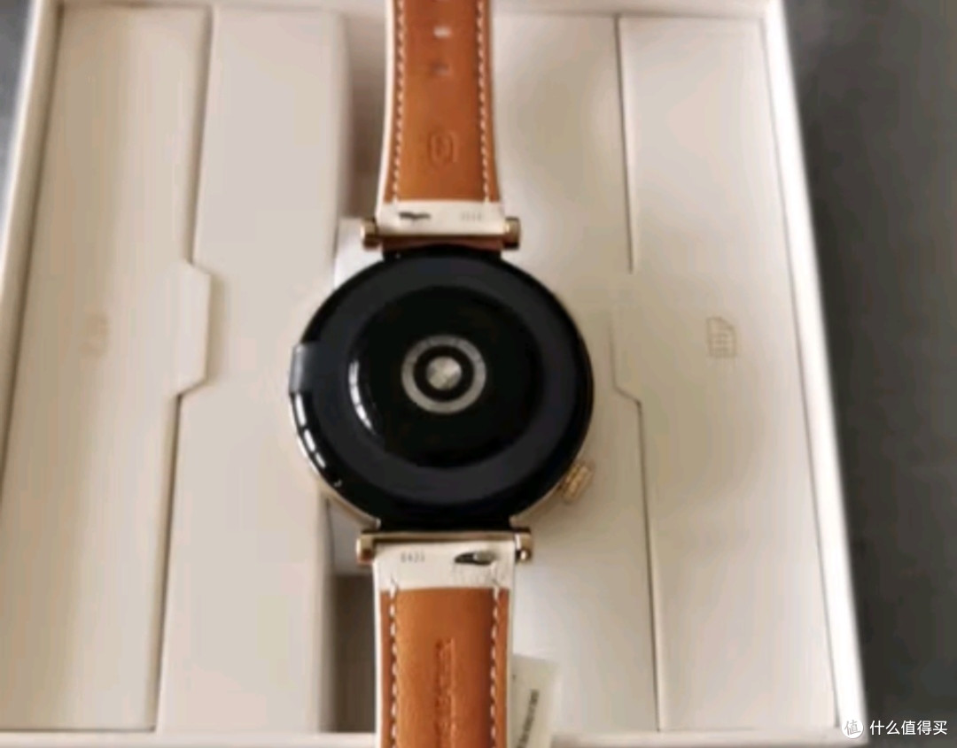 华为WATCHGT4：呼吸健康与心律监测
