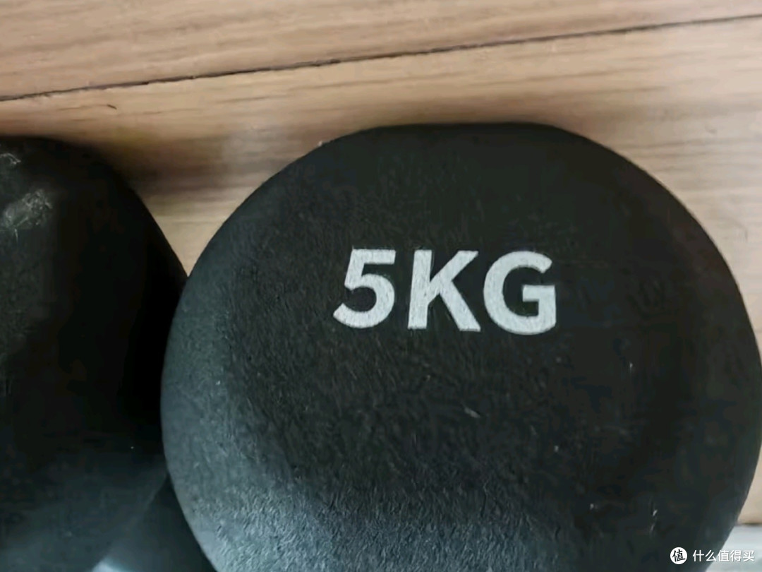 Keep彩色浸塑哑铃:墨灰雅韵,解锁家庭健身新风尚