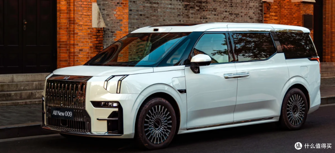 打卡 2024 上海车展：领略极氪 009 的豪华 MPV 魅力