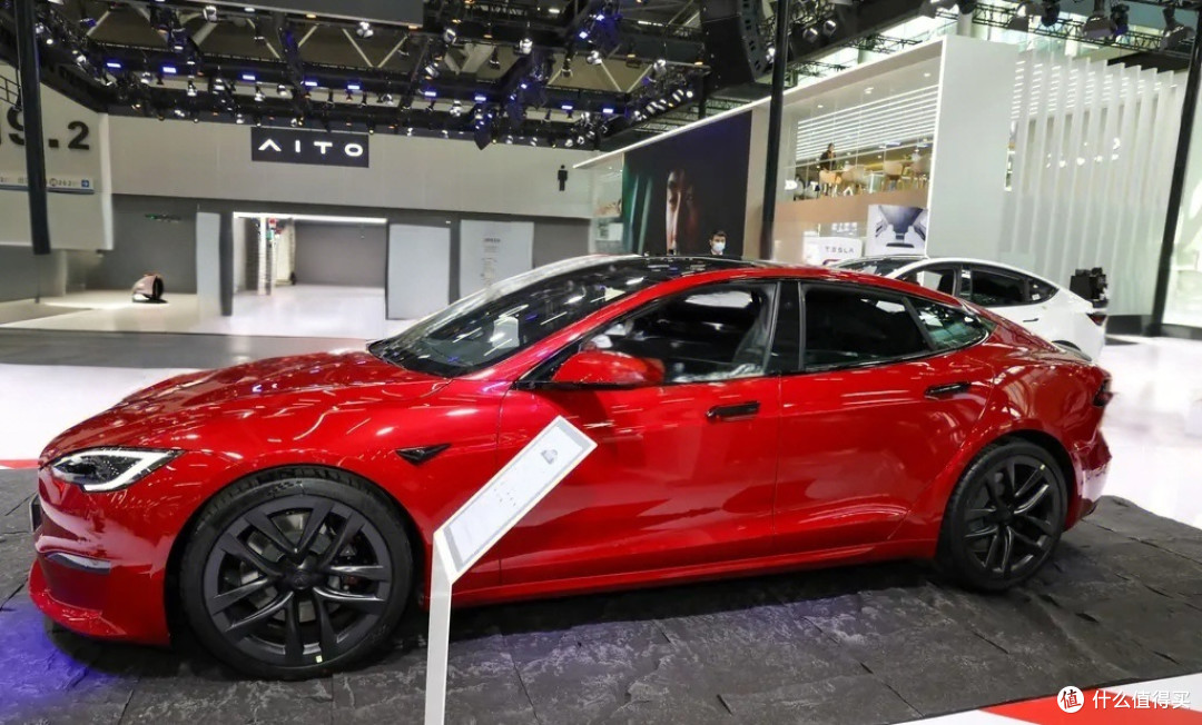 2025上海车展：Model Y改款方向盘？小鹏飞行汽车真上天了！