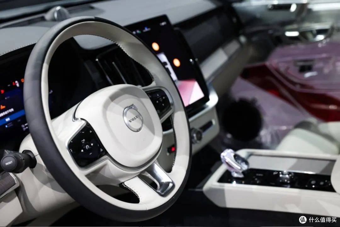 沃尔沃全新XC90正式上市 限时参考尊享价47.9万元起