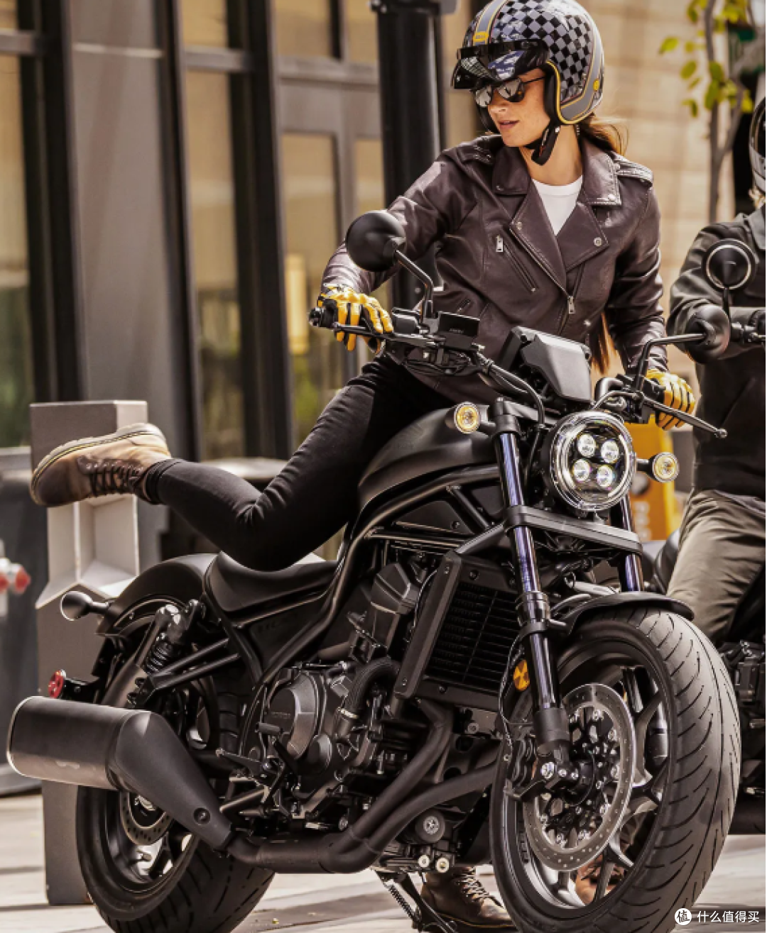 2025款本田CM1100摩托车
