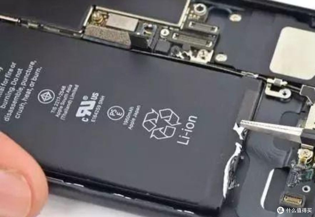 是什么阻碍了手机可自由更换电池呢?