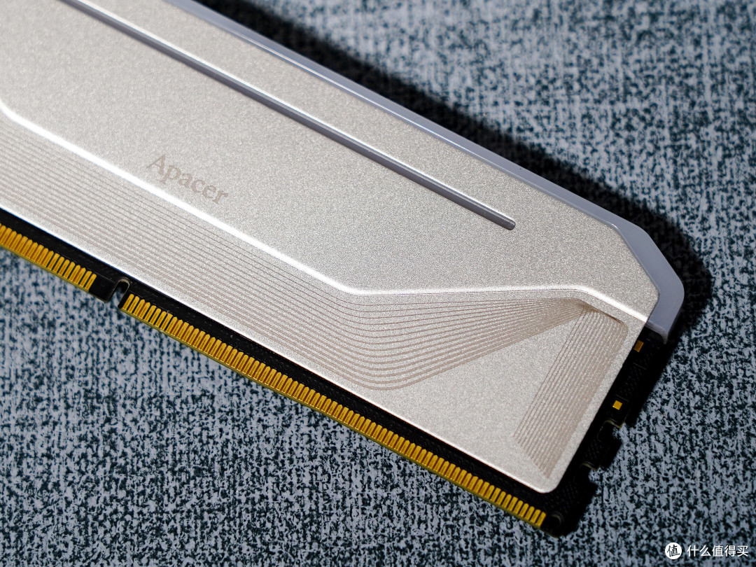 适用性最好的显卡！RTX 5060 Ti 金属大师白金版MAX OC评测分享