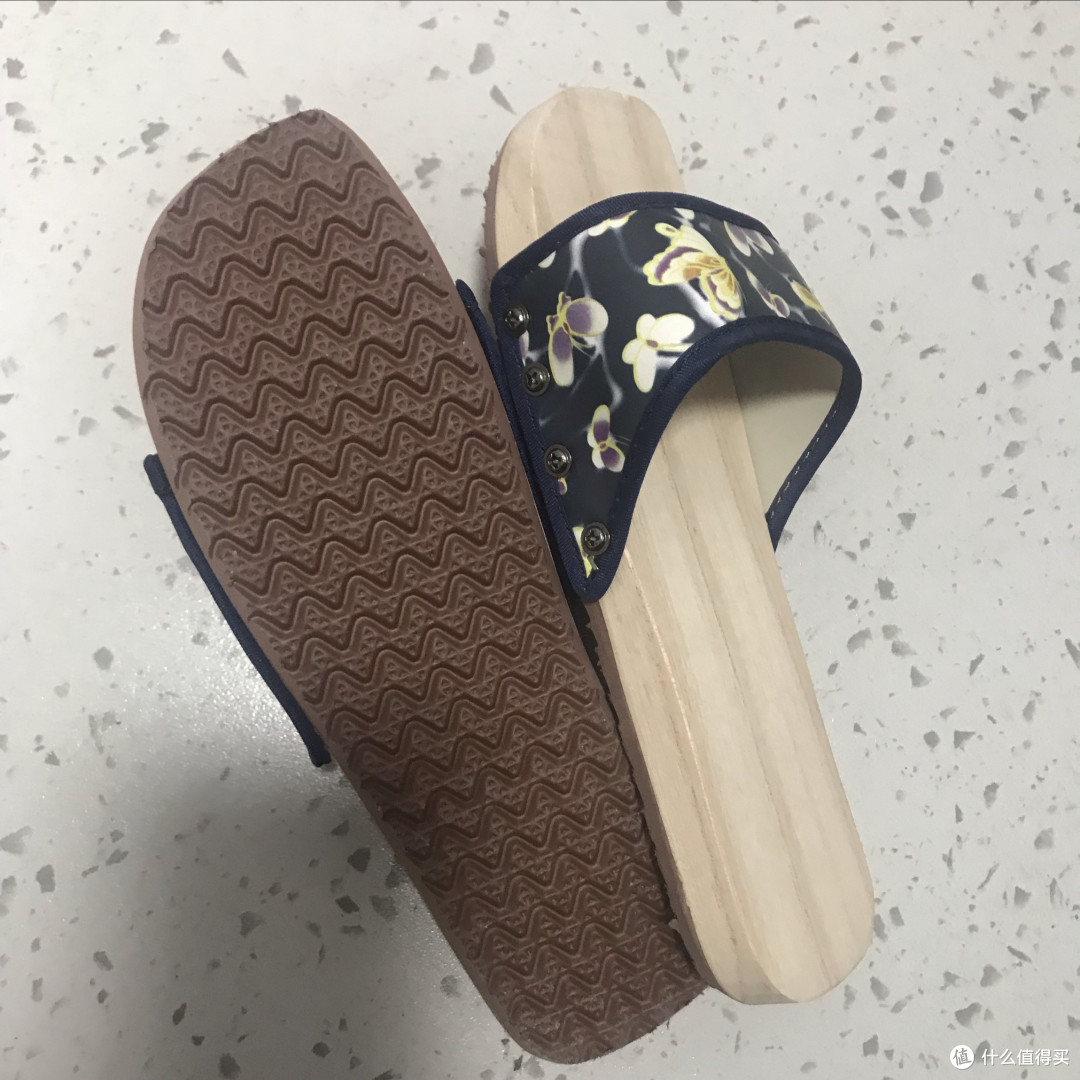 木质拖鞋:天然清凉又防臭
