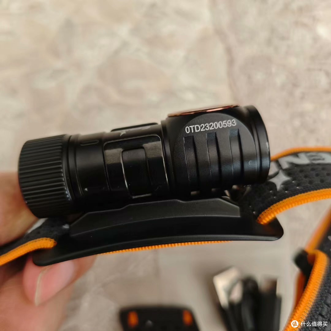 FENIX HM50R V2.0:点亮黑夜的户外神器