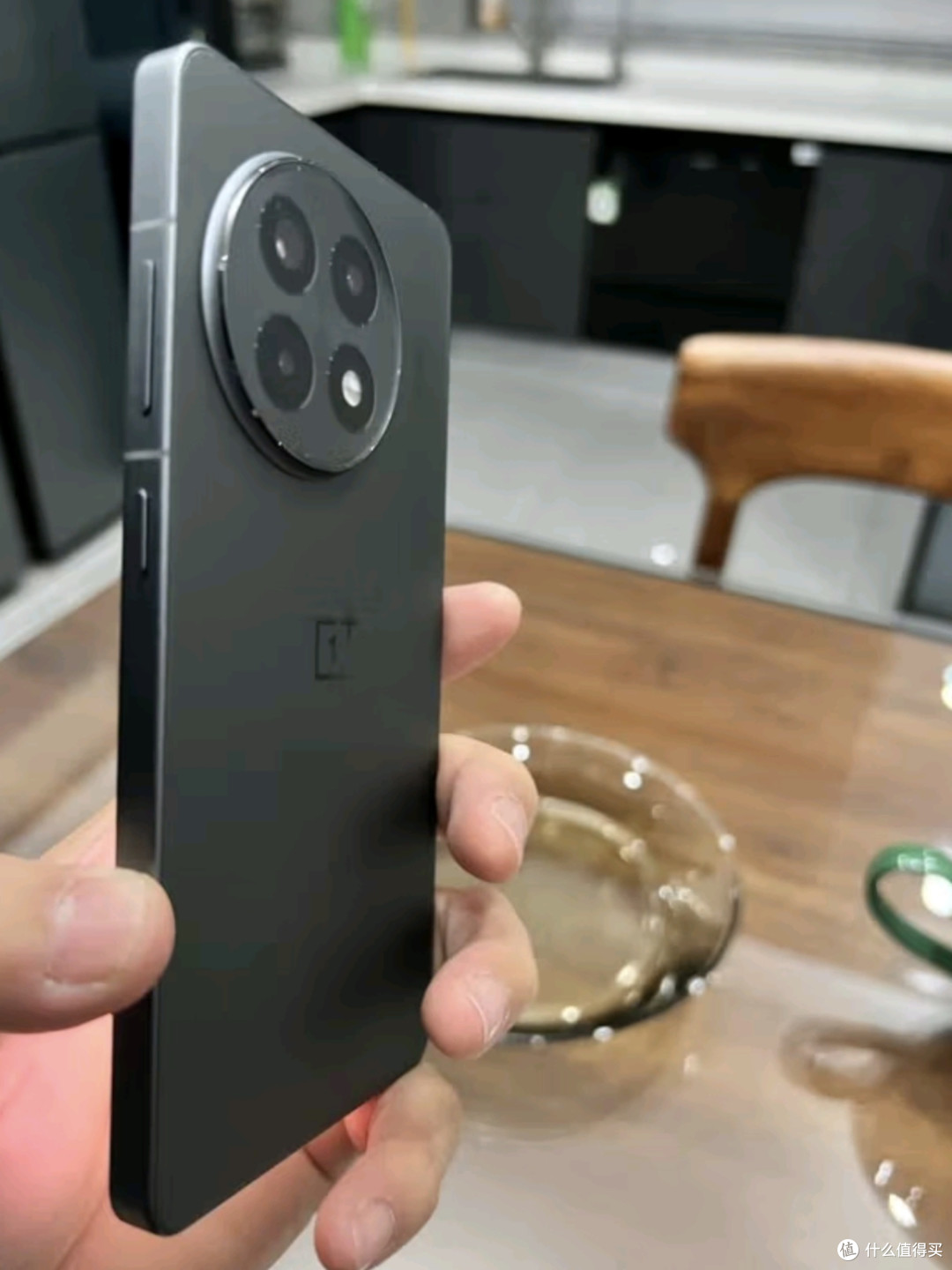 一加Ace5 Pro:中端机中的性能卷王,国补加持下的性价比屠夫」