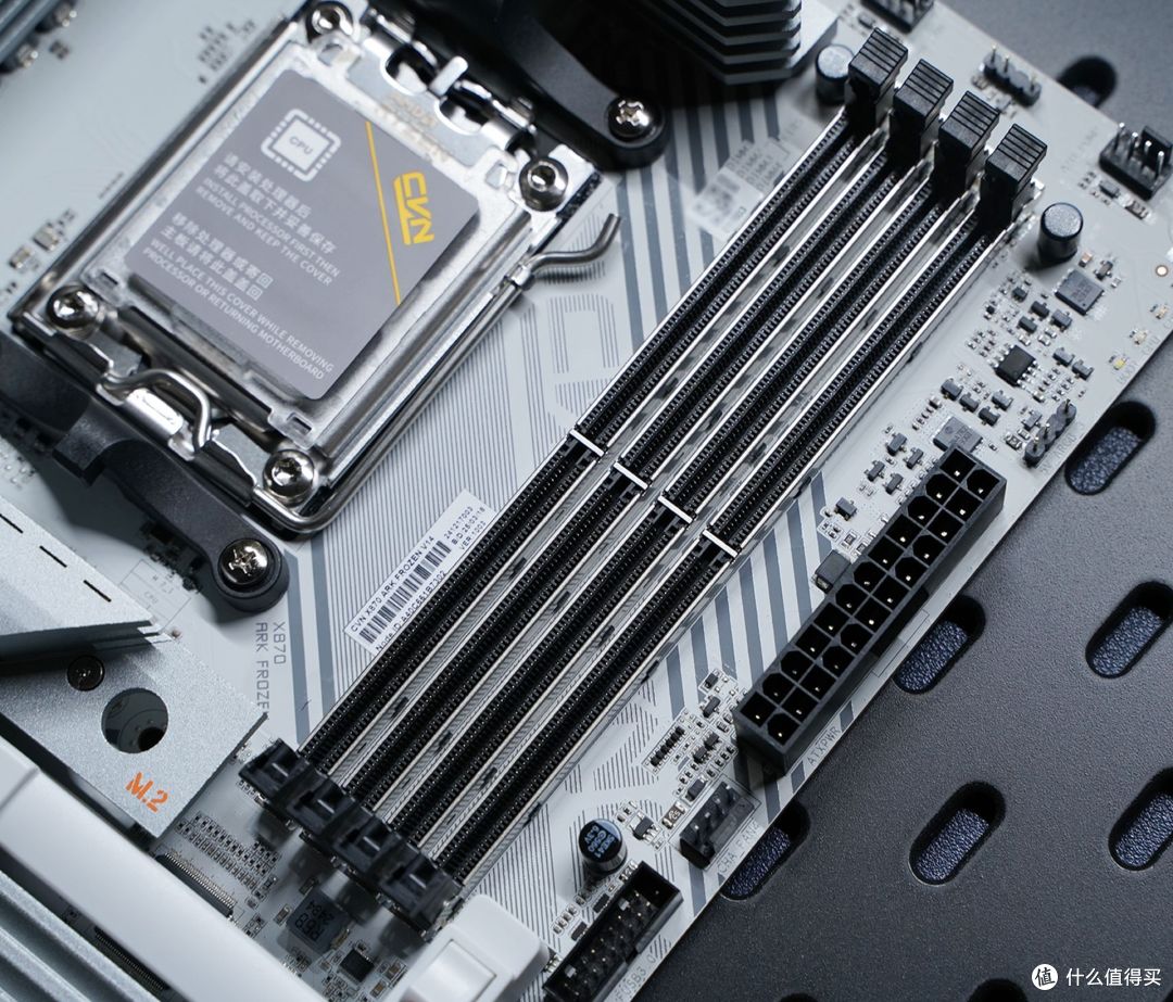 七彩虹iGame GeForce RTX 5060 Ti Ultra W OC 16GB首发评测