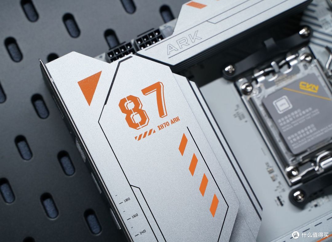 七彩虹iGame GeForce RTX 5060 Ti Ultra W OC 16GB首发评测