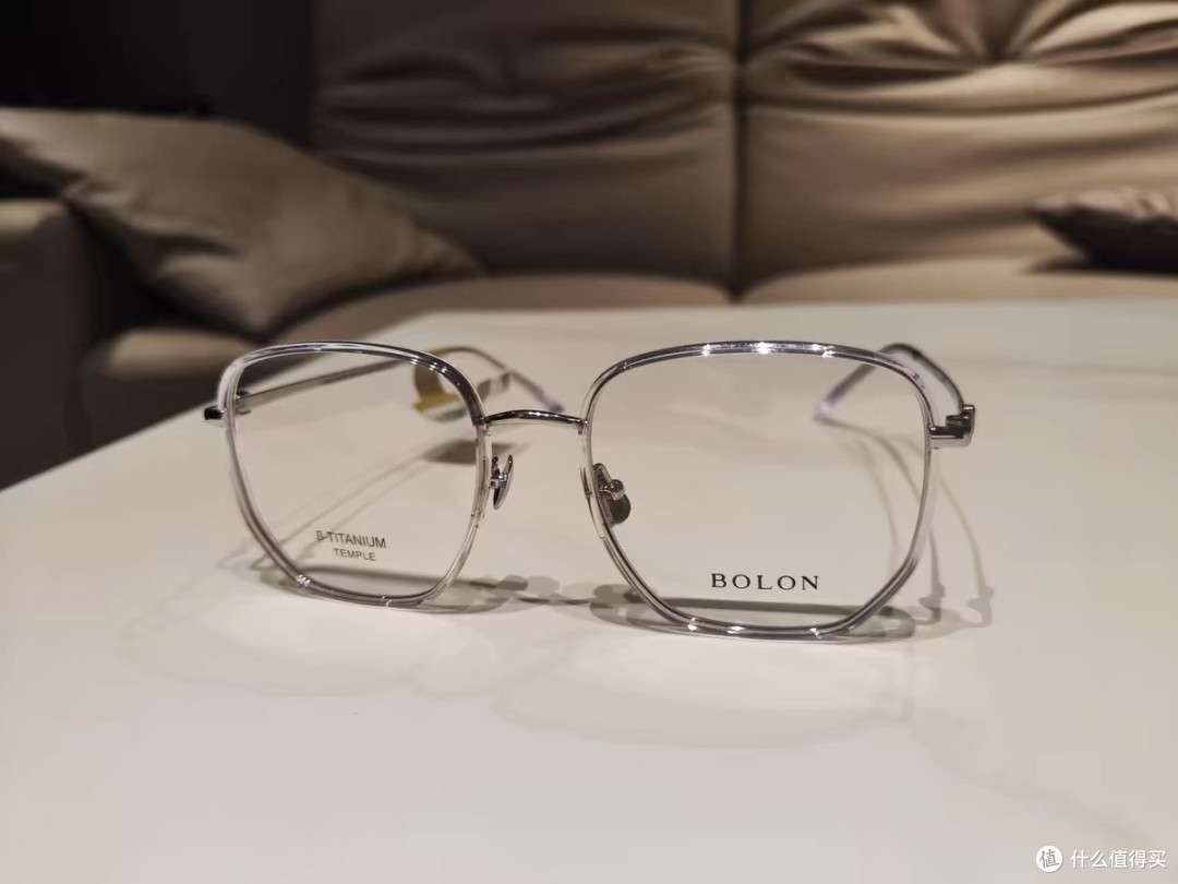 BOLON暴龙BH6012钛架眼镜:轻若无物,文艺百搭的日常伴侣