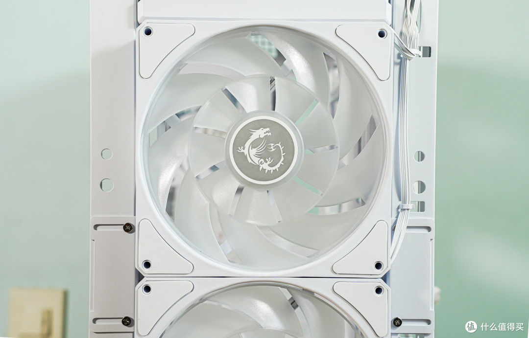 环肥燕瘦谁都爱,独家秘技微星MPG VELOX 300R AIRFLOW PZ机箱装机