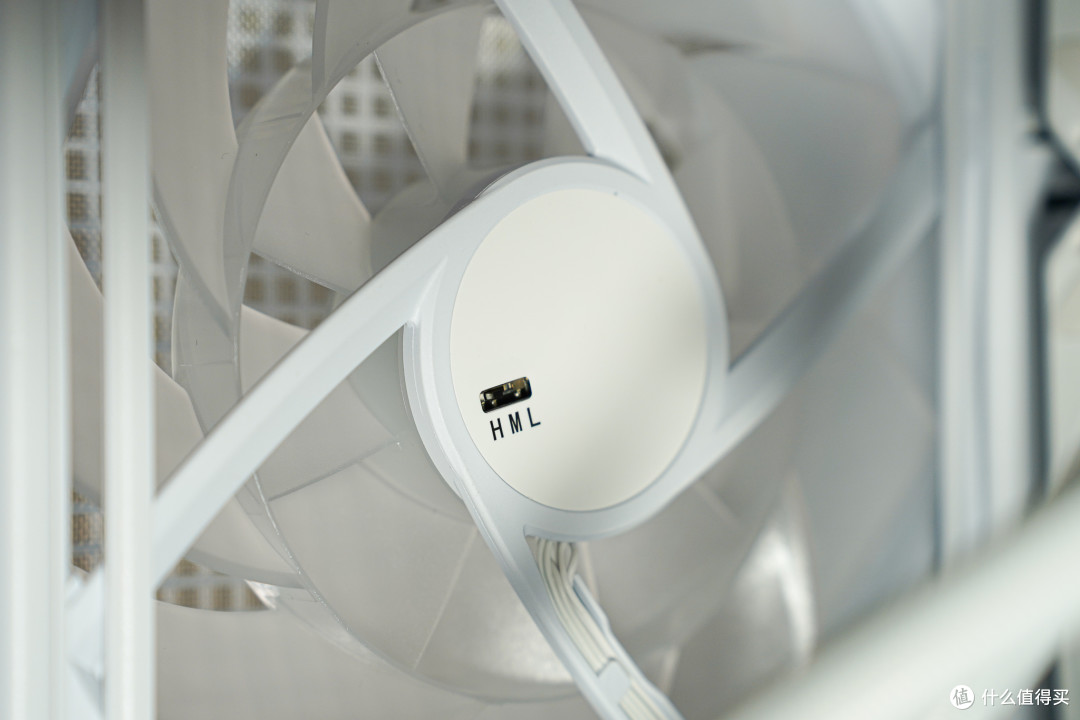环肥燕瘦谁都爱,独家秘技微星MPG VELOX 300R AIRFLOW PZ机箱装机