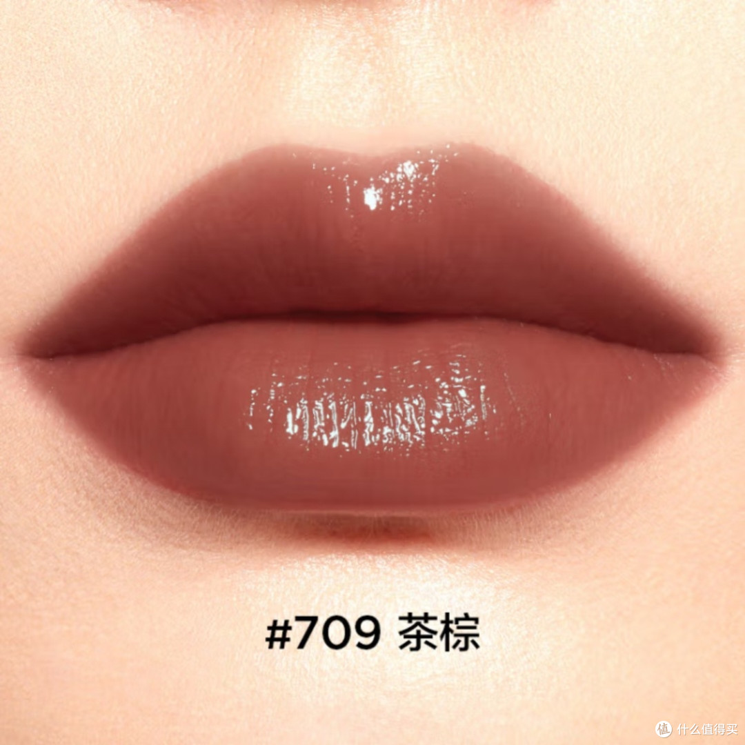 完美日记709口红：滋润与时尚兼备